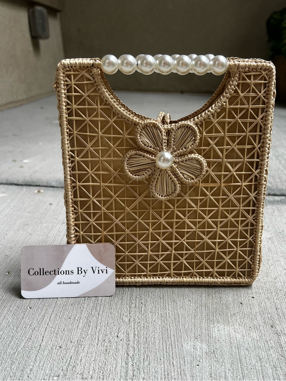 Handmade Pearl-Handle Woven Flower Tote - Tan